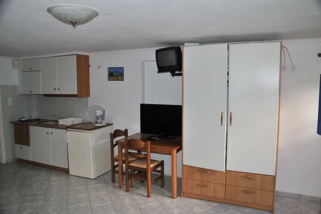 Milos Bay Suites Αδάμας Εξωτερικό φωτογραφία